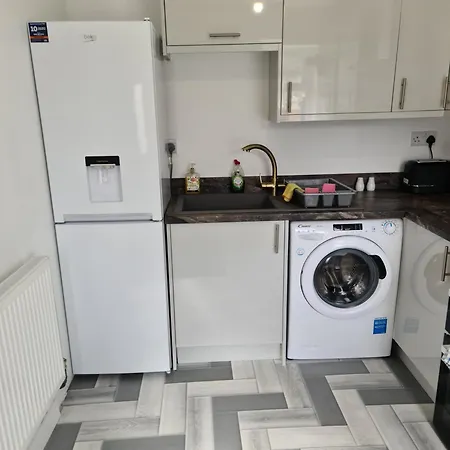 Lejlighed Detached Flat In Leeds, Free Wifi And Parking, Pool Table, 75 Inch Tv, Netflix Leeds (West Yorkshire)