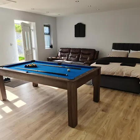 Detached Flat In Leeds, Free Wifi And Parking, Pool Table, 75 Inch Tv, Netflix * Leeds (West Yorkshire)