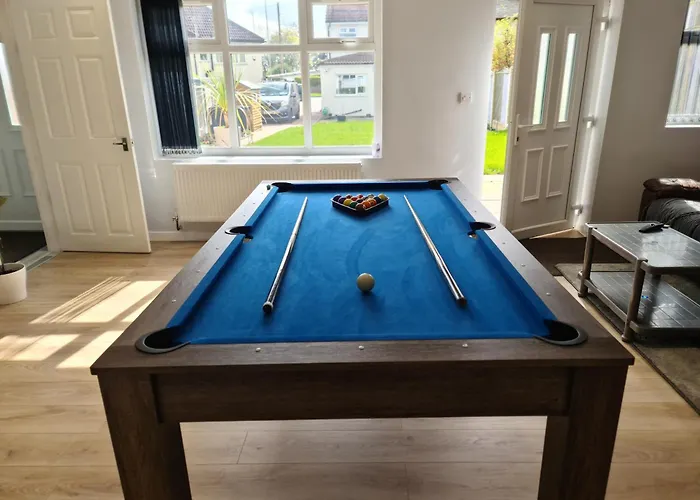 Appartement Detached Flat In Leeds, Free Wifi And Parking, Pool Table, 75 Inch Tv, Netflix *