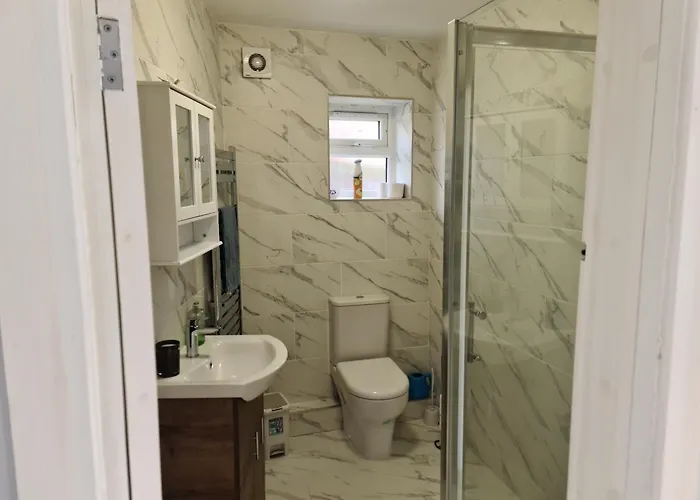 Appartement Detached Flat In Leeds, Free Wifi And Parking, Pool Table, 75 Inch Tv, Netflix Leeds (West Yorkshire)