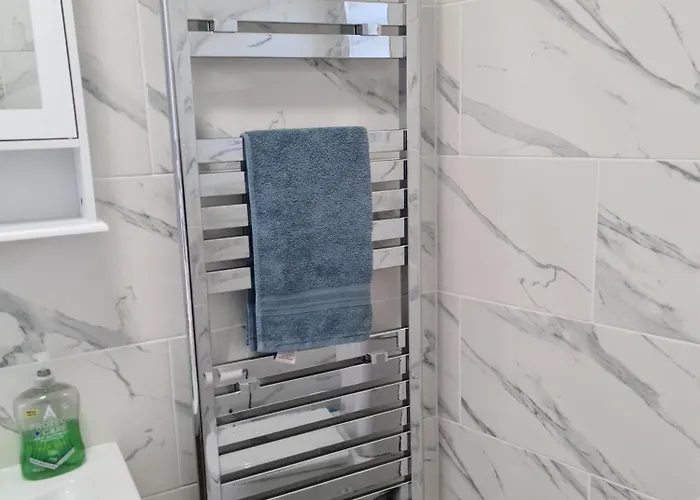 Appartement Detached Flat In Leeds, Free Wifi And Parking, Pool Table, 75 Inch Tv, Netflix Leeds (West Yorkshire)